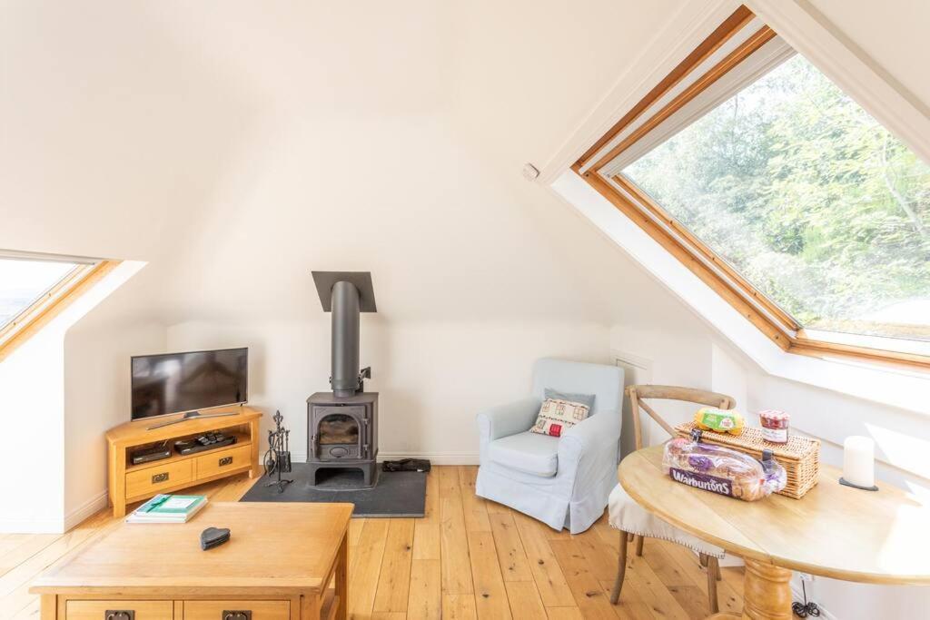 The Mews - A Cottage With A Spectacular Lake View Port Of Menteith Exteriör bild