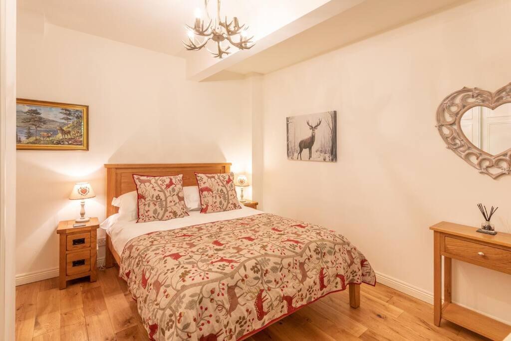 The Mews - A Cottage With A Spectacular Lake View Port Of Menteith Exteriör bild