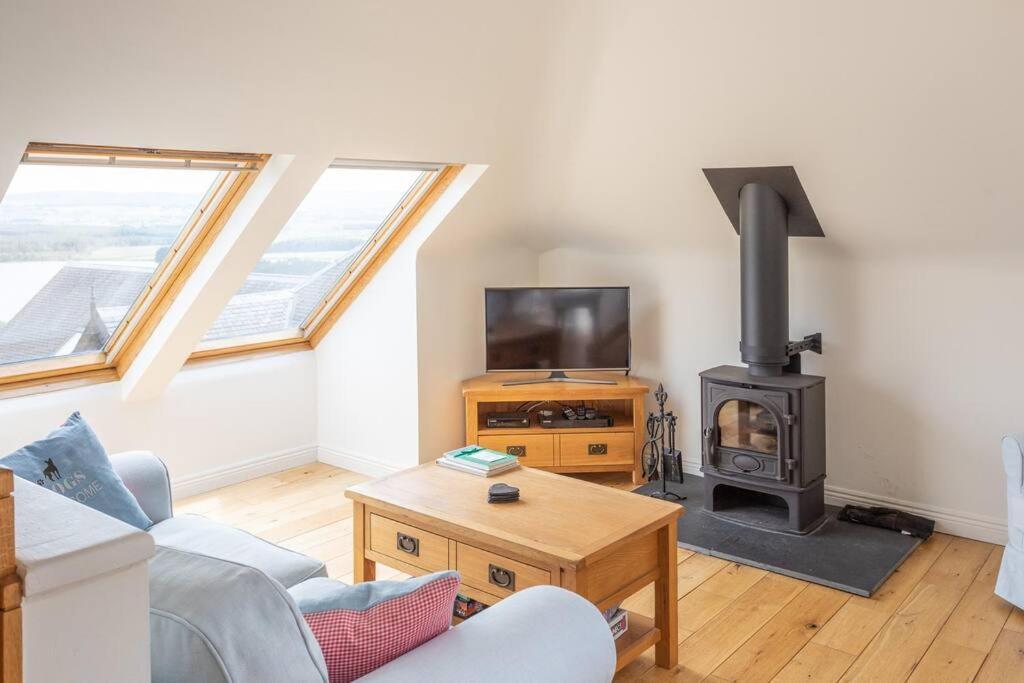 The Mews - A Cottage With A Spectacular Lake View Port Of Menteith Exteriör bild