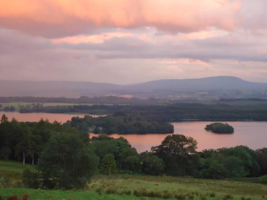 The Mews - A Cottage With A Spectacular Lake View Port Of Menteith Exteriör bild